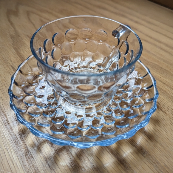 Vintage Anchor Hocking Bubble Cup + Saucers - Picture 2 of 5